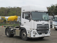 UDトラックスクオントレーラーヘッド（トラクターヘッド）大型（10t）[写真01]