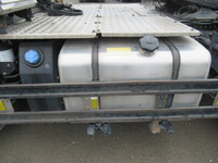 UDトラックスクオントレーラーヘッド（トラクターヘッド）大型（10t）[写真22]