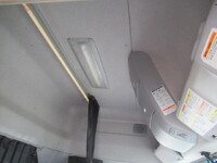 UDトラックスクオントレーラーヘッド（トラクターヘッド）大型（10t）[写真26]