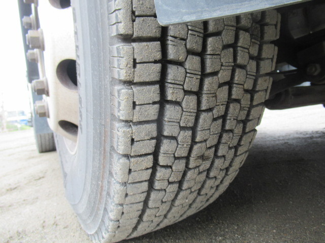 UDトラックスクオントレーラーヘッド（トラクターヘッド）大型（10t）[写真33]