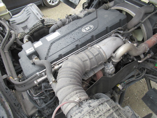 UDトラックスクオントレーラーヘッド（トラクターヘッド）大型（10t）[写真39]