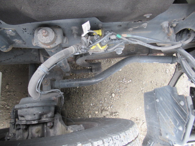 UDトラックスクオントレーラーヘッド（トラクターヘッド）大型（10t）[写真40]