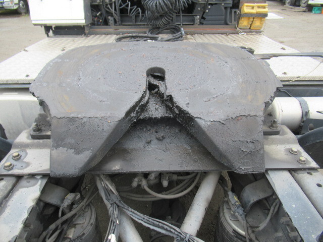 UDトラックスクオントレーラーヘッド（トラクターヘッド）大型（10t）[写真06]