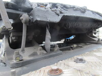 UDトラックスクオントレーラーヘッド（トラクターヘッド）大型（10t）[写真09]