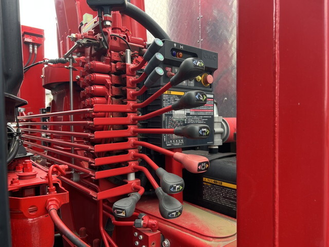 三菱ふそうスーパーグレートセルフクレーン5段大型（10t）[写真17]