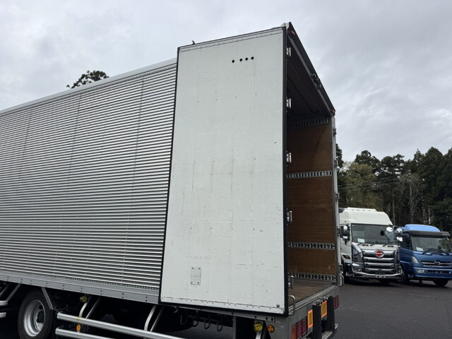 日野レンジャーアルミバン中型（4t）[写真10]