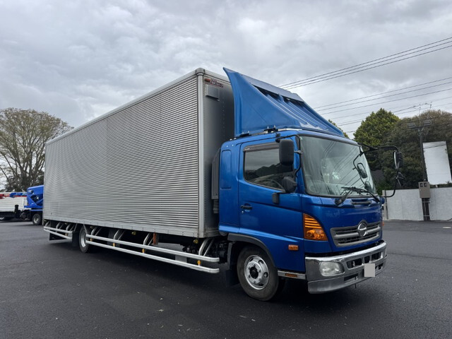 日野レンジャーアルミバン中型（4t）[写真03]