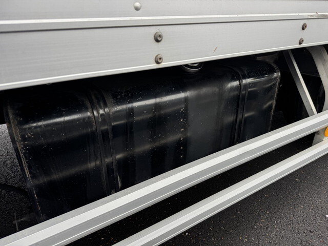 日野レンジャーアルミバン中型（4t）[写真32]