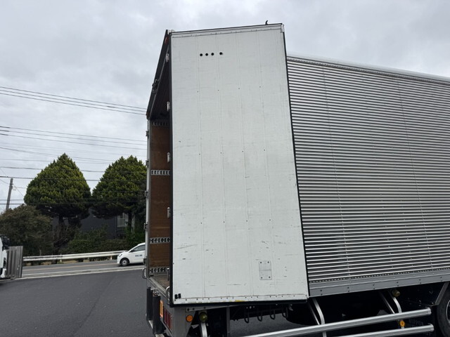 日野レンジャーアルミバン中型（4t）[写真09]