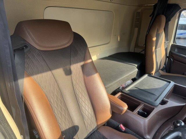 日野プロフィアアルミウイング大型（10t）[写真20]