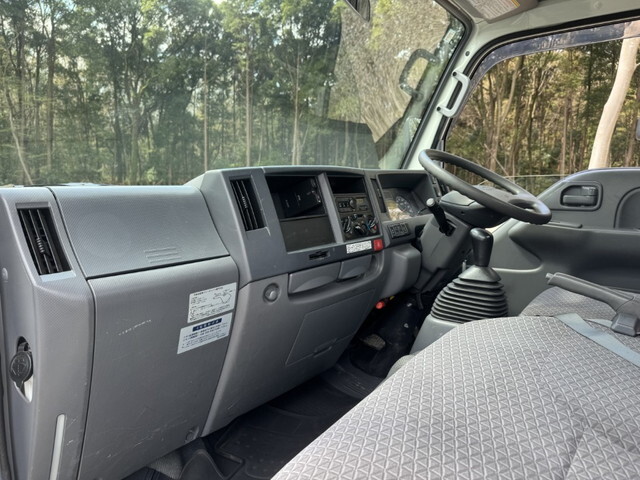 いすゞエルフ平ボディ小型（2t・3t）[写真18]