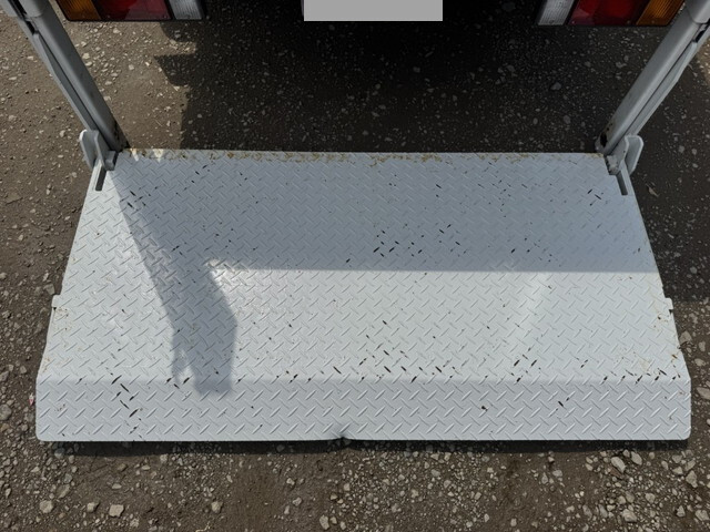 いすゞエルフ平ボディ小型（2t・3t）[写真08]