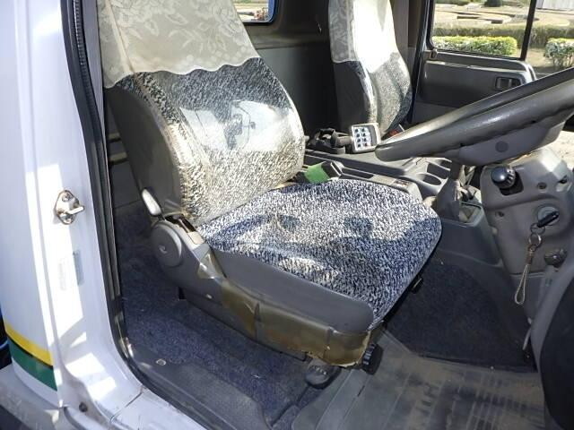 日野レンジャーセルフクレーン4段中型（4t）[写真27]