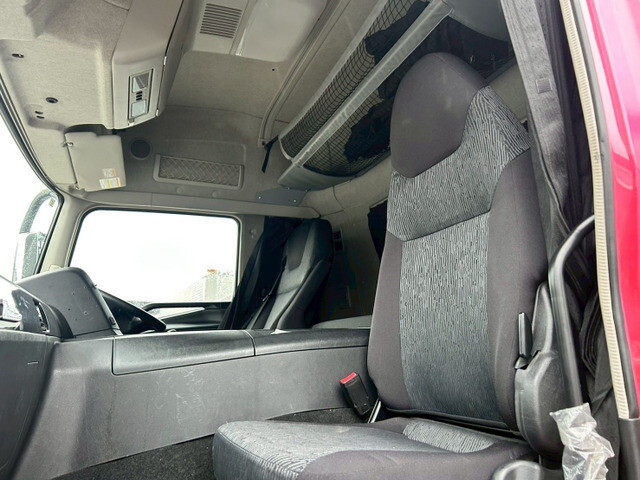 三菱ふそうスーパーグレートトレーラーヘッド（トラクターヘッド）大型（10t）[写真10]