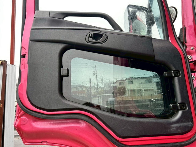 三菱ふそうスーパーグレートトレーラーヘッド（トラクターヘッド）大型（10t）[写真12]