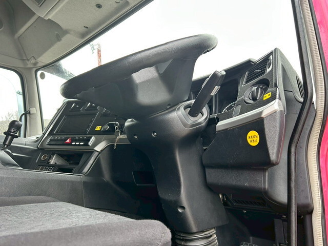 三菱ふそうスーパーグレートトレーラーヘッド（トラクターヘッド）大型（10t）[写真18]