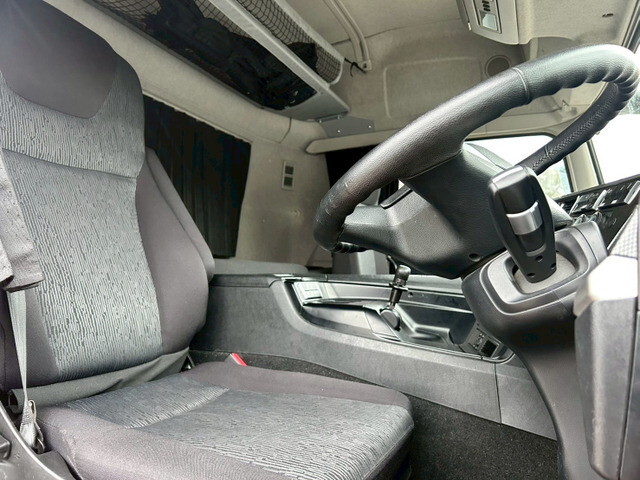 三菱ふそうスーパーグレートトレーラーヘッド（トラクターヘッド）大型（10t）[写真19]