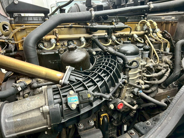 三菱ふそうスーパーグレートトレーラーヘッド（トラクターヘッド）大型（10t）[写真27]