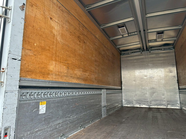 三菱ふそうキャンターアルミウイング小型（2t・3t）[写真11]