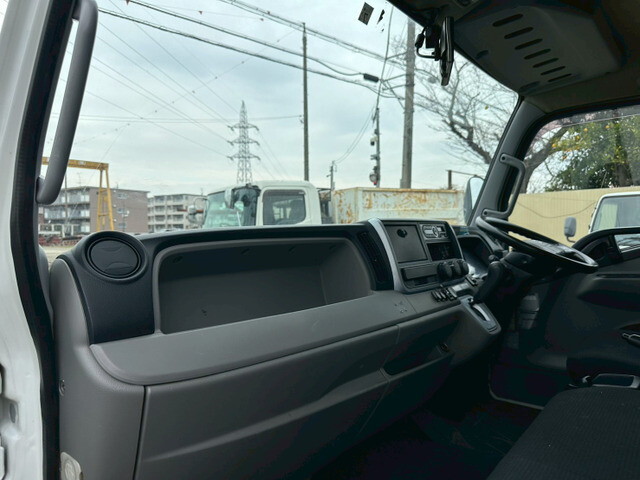 三菱ふそうキャンターアルミウイング小型（2t・3t）[写真19]