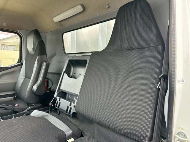 三菱ふそうキャンターアルミウイング小型（2t・3t）[写真20]