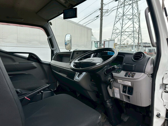 三菱ふそうキャンターアルミウイング小型（2t・3t）[写真22]