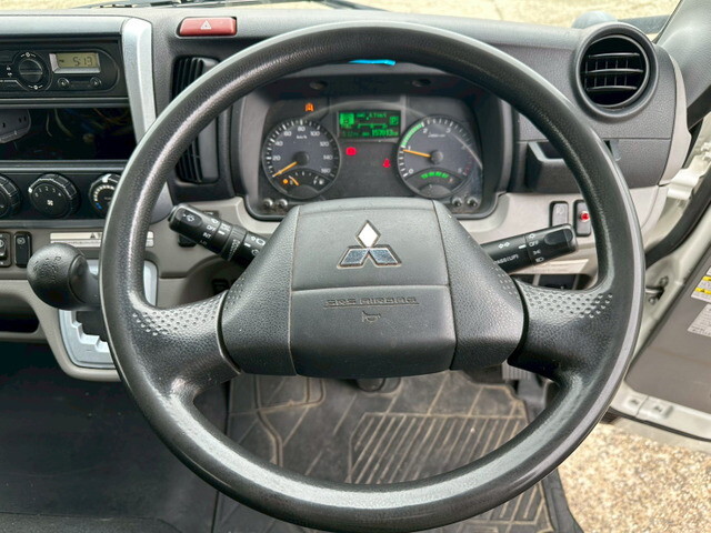 三菱ふそうキャンターアルミウイング小型（2t・3t）[写真23]