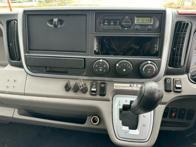 三菱ふそうキャンターアルミウイング小型（2t・3t）[写真27]