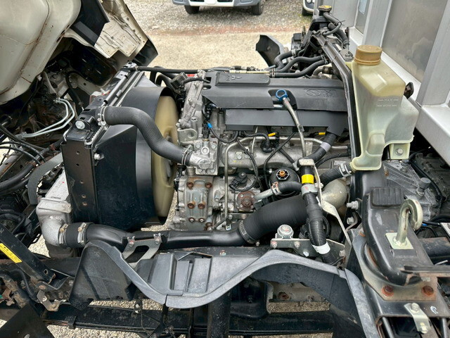 三菱ふそうキャンターアルミウイング小型（2t・3t）[写真31]