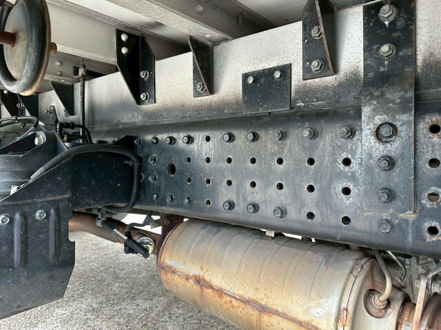 三菱ふそうキャンターアルミウイング小型（2t・3t）[写真35]