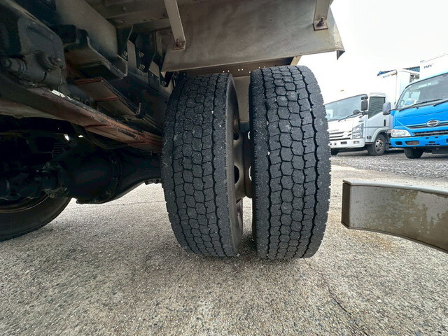 三菱ふそうキャンターアルミウイング小型（2t・3t）[写真37]