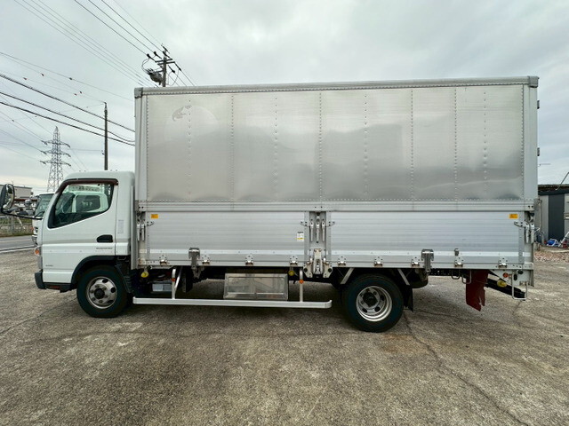 三菱ふそうキャンターアルミウイング小型（2t・3t）[写真04]