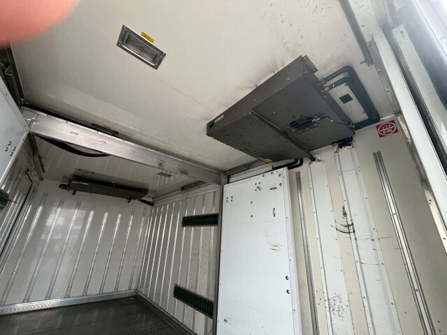 日野デュトロ冷凍車（冷蔵車）小型（2t・3t）[写真12]