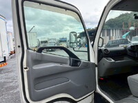 日野デュトロ冷凍車（冷蔵車）小型（2t・3t）[写真19]