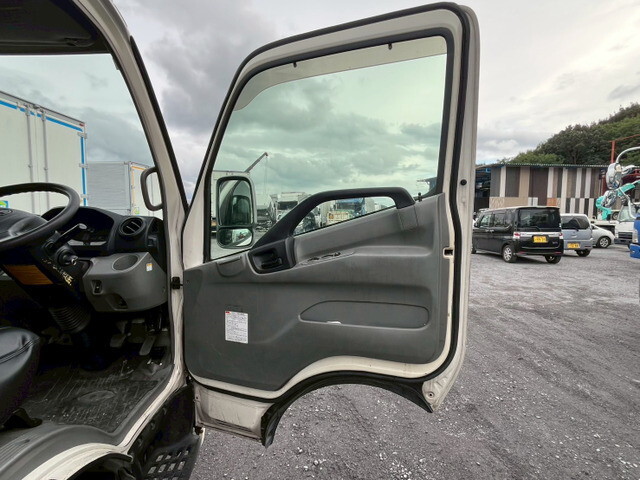 日野デュトロ冷凍車（冷蔵車）小型（2t・3t）[写真19]