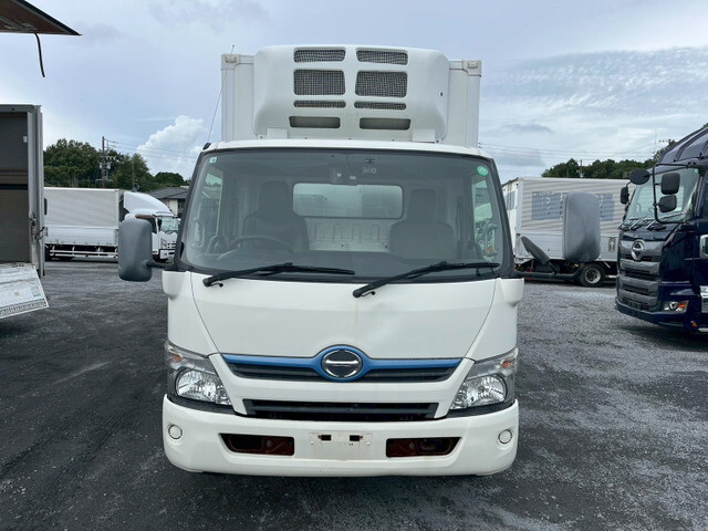 日野デュトロ冷凍車（冷蔵車）小型（2t・3t）[写真03]