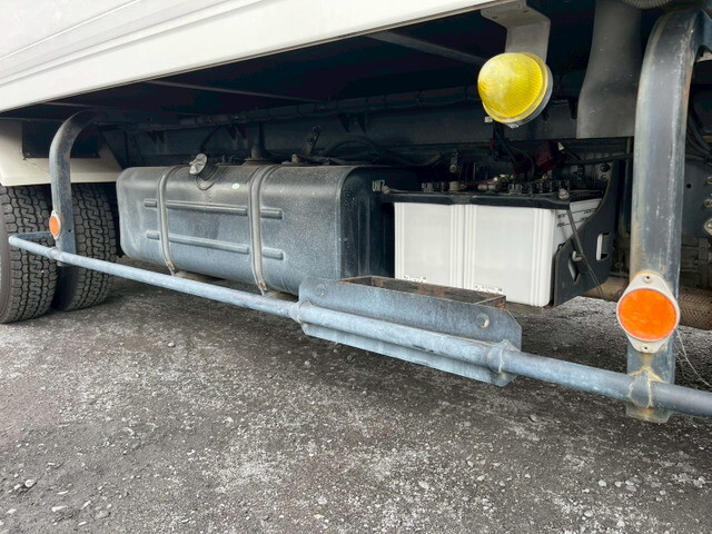 日野デュトロ冷凍車（冷蔵車）小型（2t・3t）[写真33]