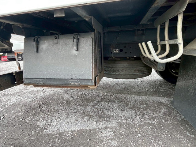 日野デュトロ冷凍車（冷蔵車）小型（2t・3t）[写真34]