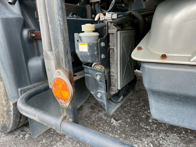 日野デュトロ冷凍車（冷蔵車）小型（2t・3t）[写真37]