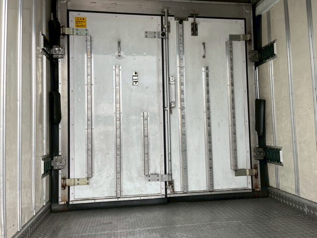 日野デュトロ冷凍車（冷蔵車）小型（2t・3t）[写真09]