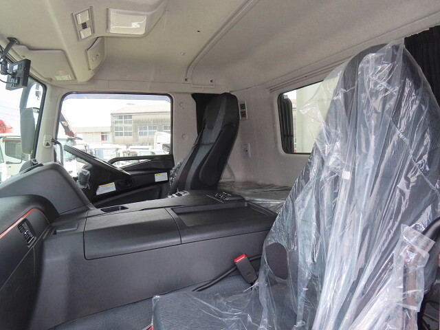 三菱ふそうスーパーグレートダンプ大型（10t）[写真17]