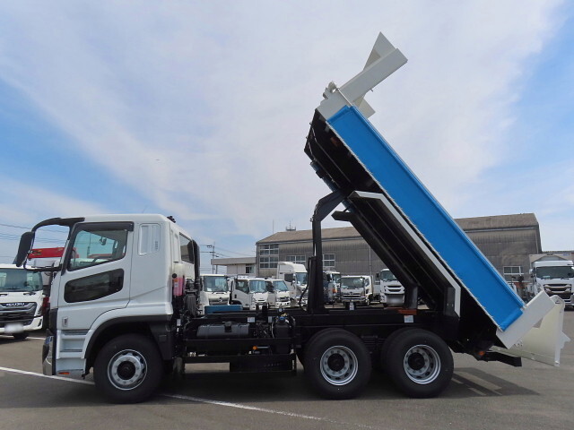 三菱ふそうスーパーグレートダンプ大型（10t）[写真29]