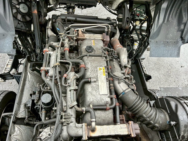 いすゞギガアルミウイング大型（10t）[写真14]