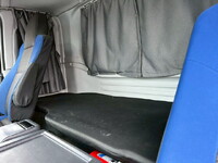 いすゞギガアルミウイング大型（10t）[写真19]