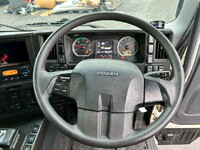 いすゞギガアルミウイング大型（10t）[写真23]