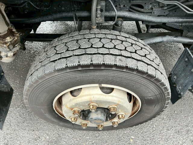 いすゞギガアルミウイング大型（10t）[写真39]