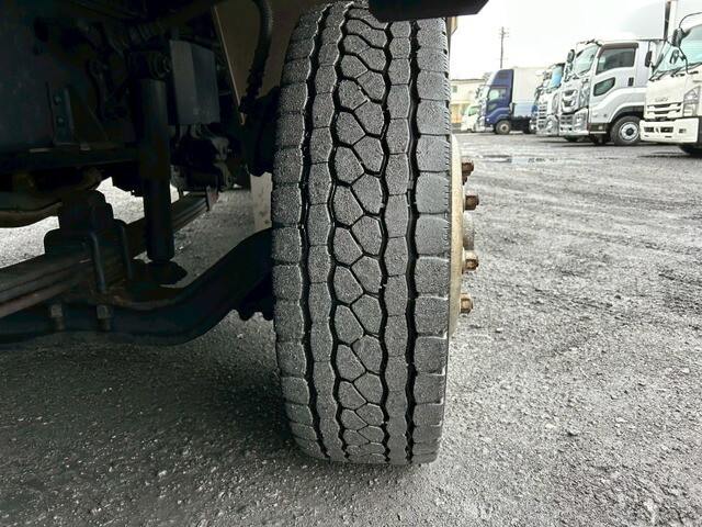 いすゞギガアルミウイング大型（10t）[写真40]