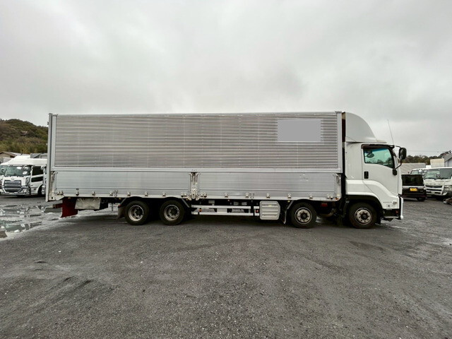 いすゞギガアルミウイング大型（10t）[写真06]