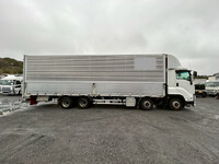 いすゞギガアルミウイング大型（10t）[写真07]