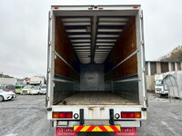 いすゞギガアルミウイング大型（10t）[写真10]